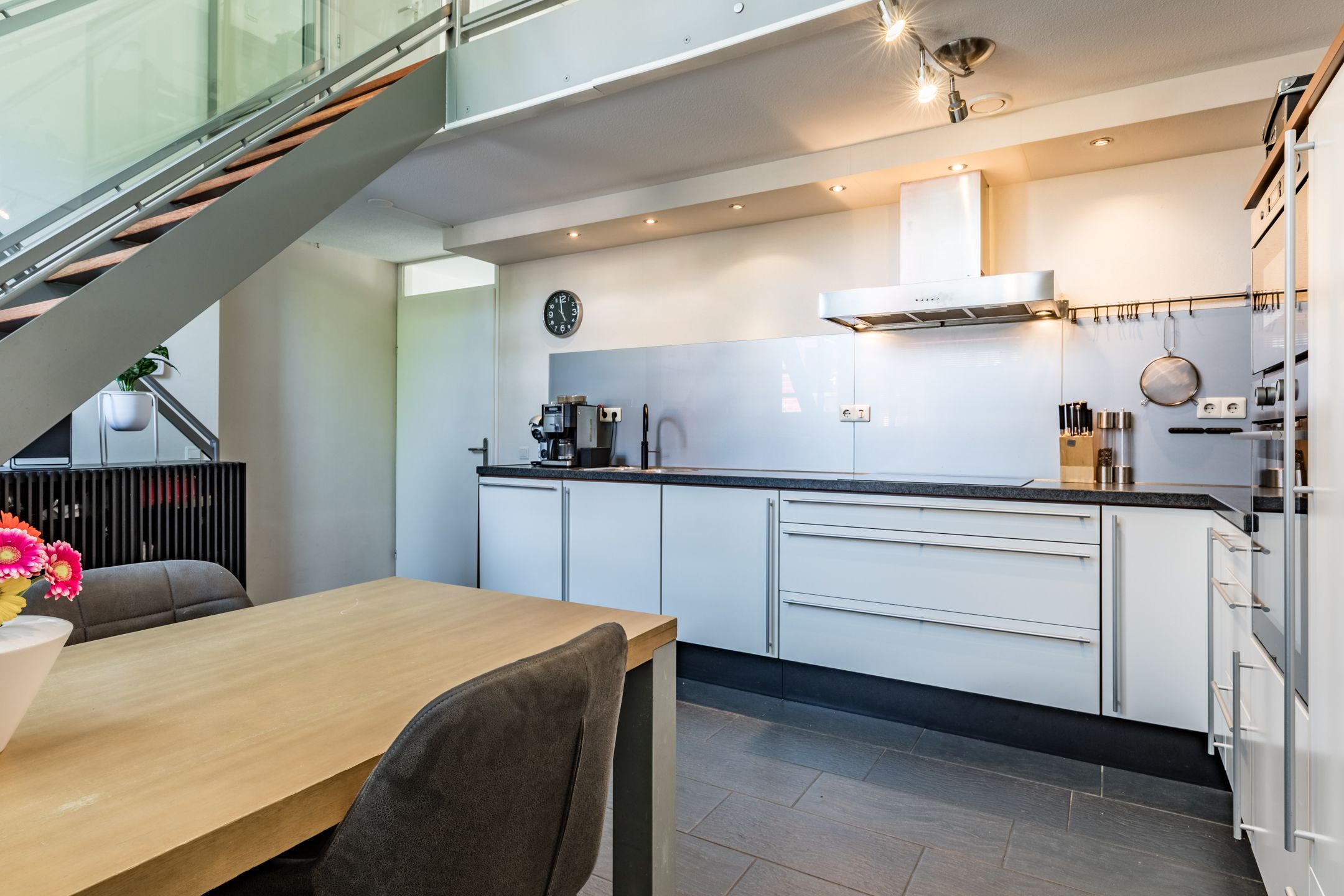 Foto 6 van Stoomlederplein 2