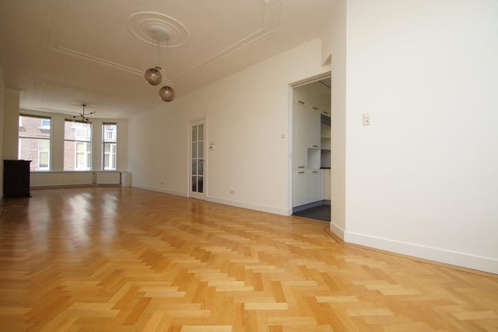 Photo 12 of Van Aerssenstraat 170