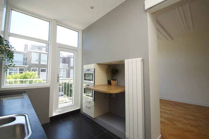 Photo 14 of Van Aerssenstraat 170