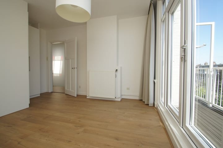 Photo 30 of Van Aerssenstraat 170