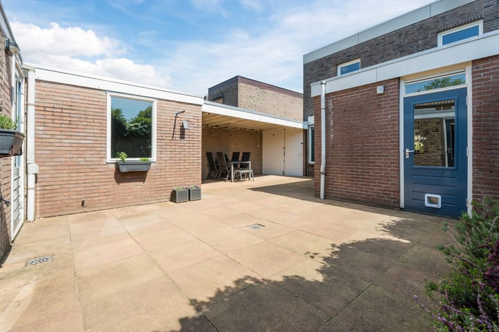 Foto 32 van Montgomerystraat 8