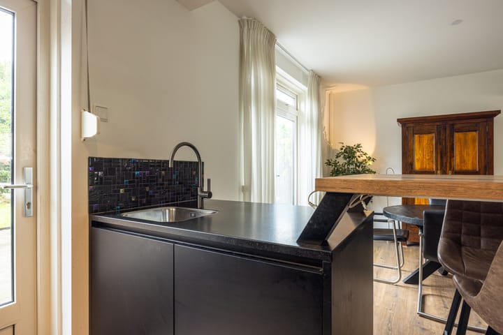 Photo 18 of Velgraafweg 14