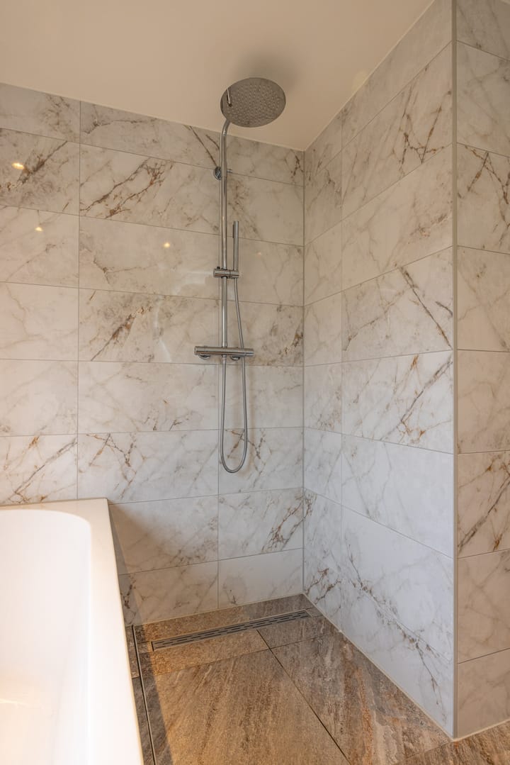 Photo 24 of Velgraafweg 14