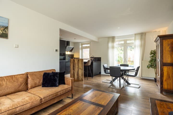 Photo 12 of Velgraafweg 14