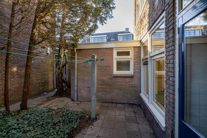 Foto 10 van Albertine Agnesplein 1