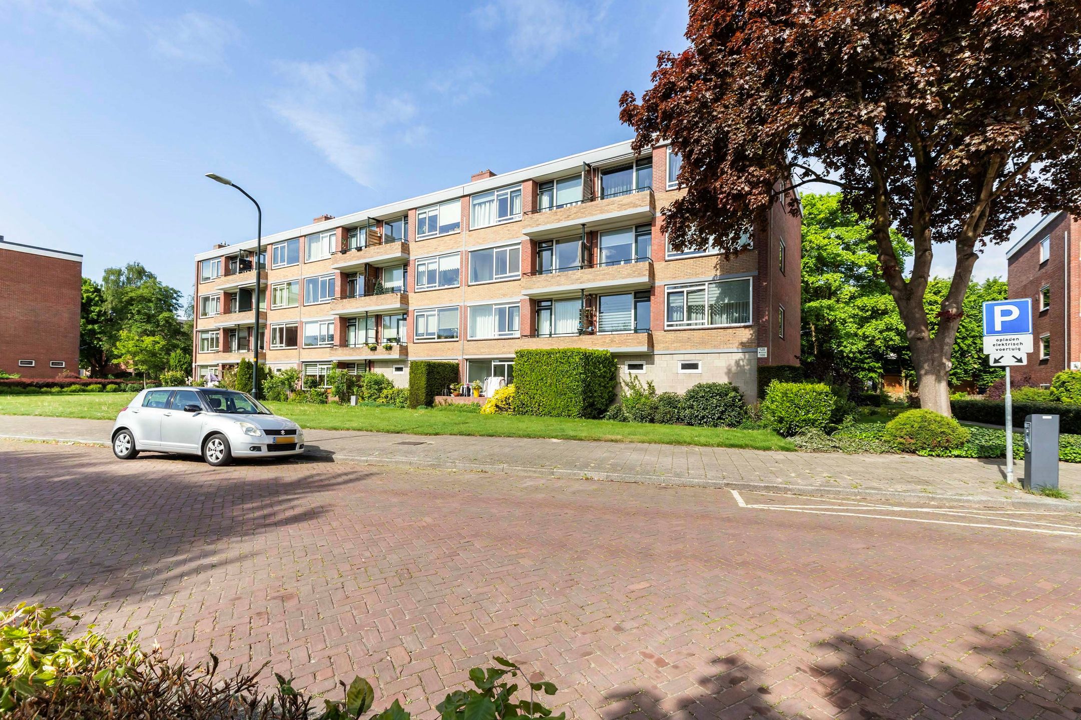 Foto 6 van Albardastraat 136