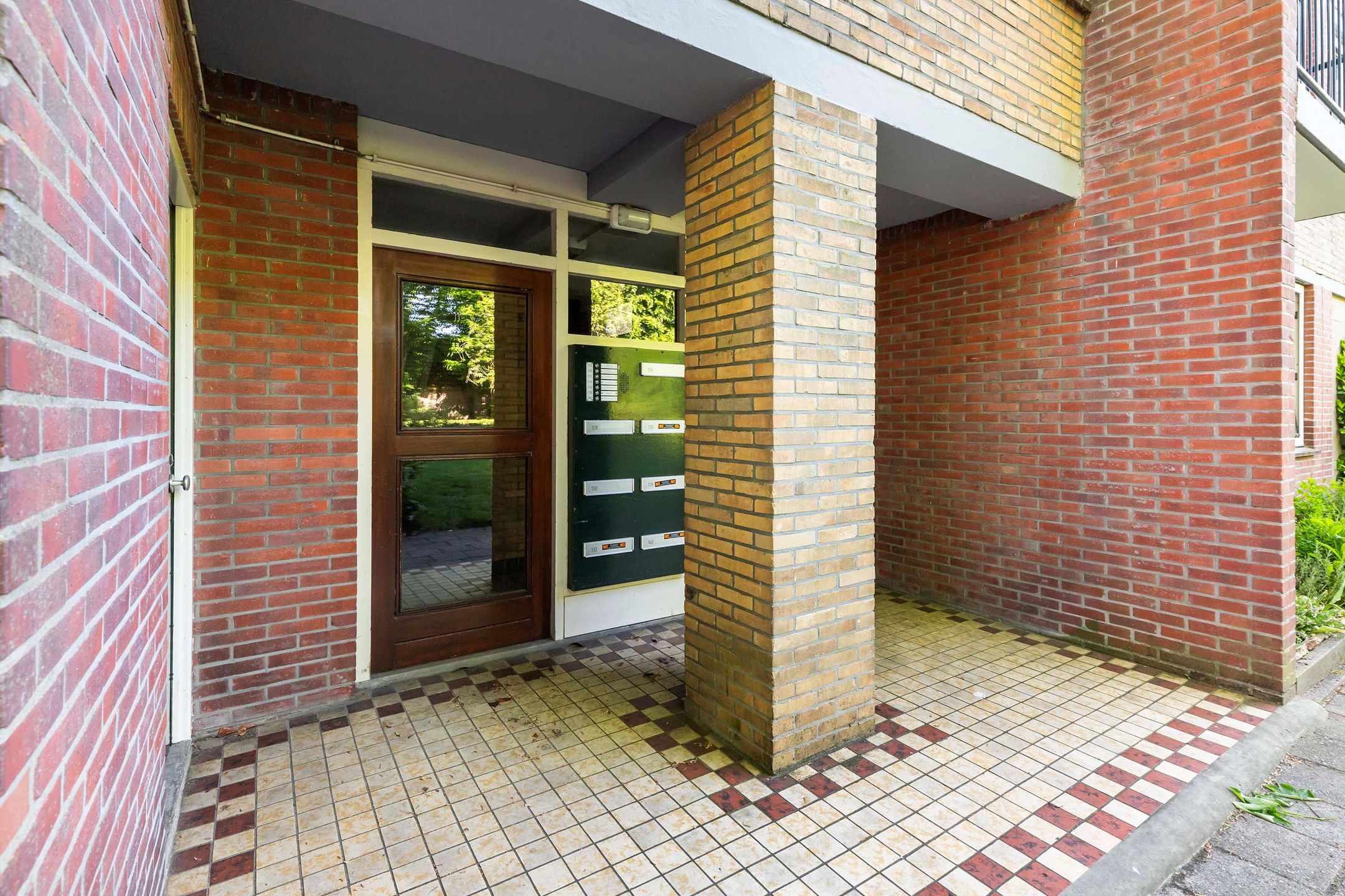 Foto 9 van Albardastraat 136