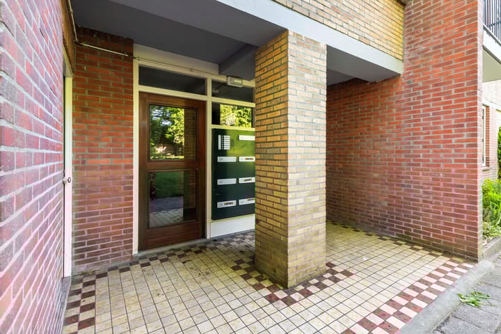 Foto 9 van Albardastraat 136