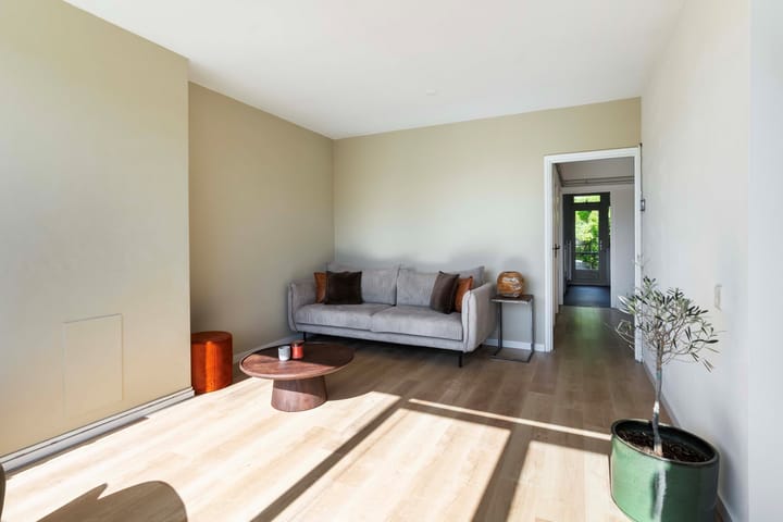 Foto 18 van Albardastraat 136