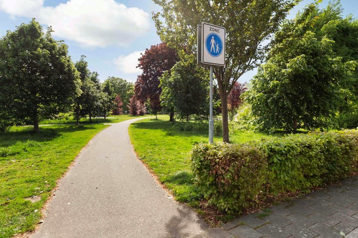 Foto 43 van Albardastraat 136