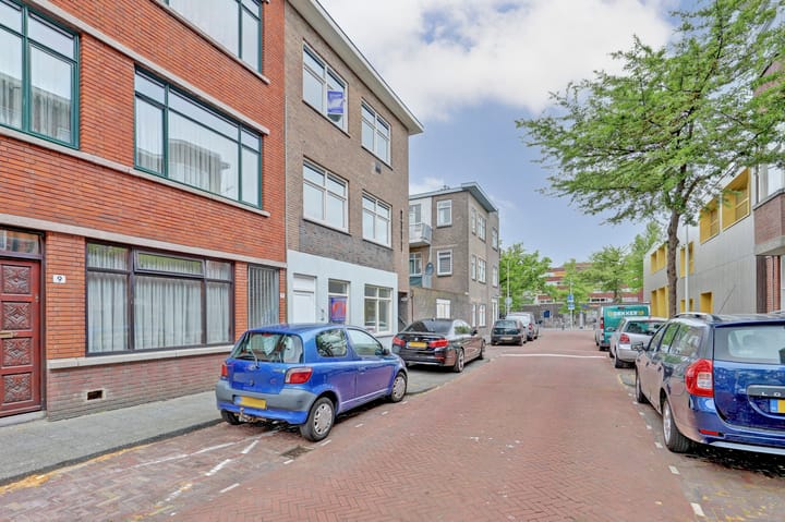 Photo 1 of Joris van der Haagenstraat 1