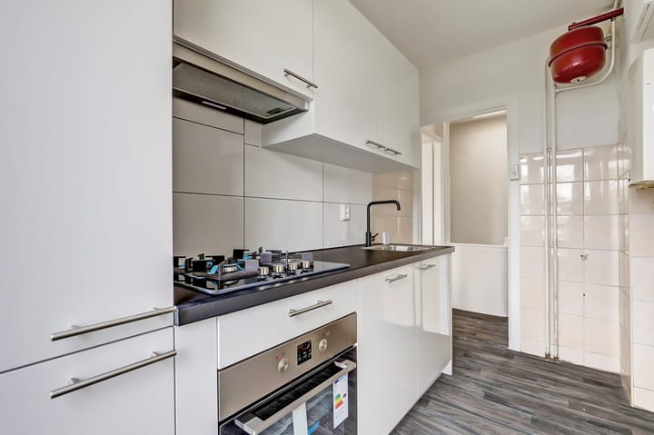 Photo 14 of Joris van der Haagenstraat 1