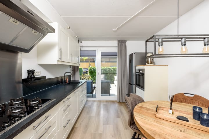 Foto 21 van Aprilstraat 90