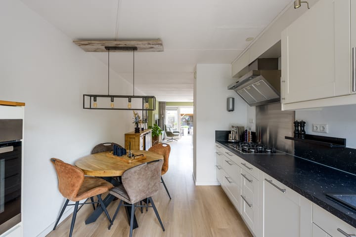 Foto 23 van Aprilstraat 90