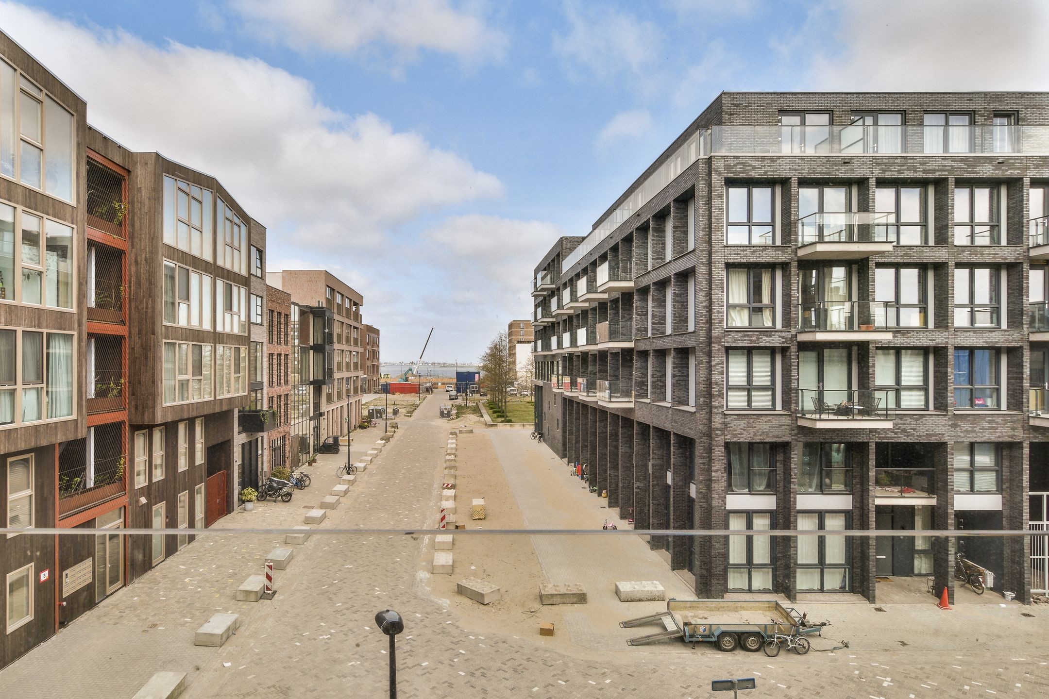 Foto 21 van Cola Debrotstraat 10