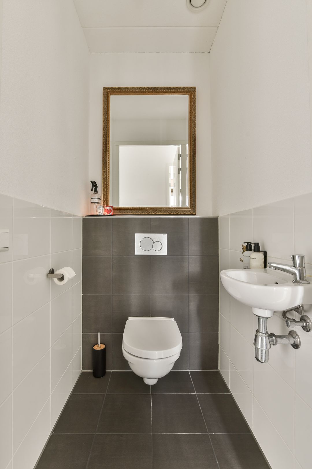 Foto 26 van Cola Debrotstraat 10