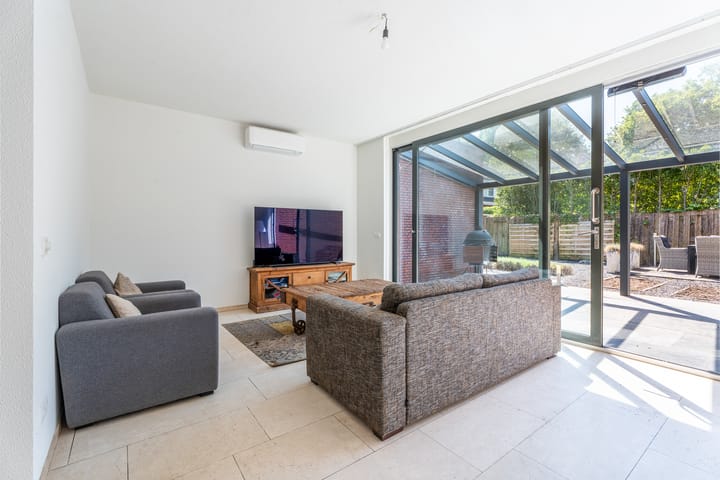 Foto 2 van Hermelijnvlinder 15