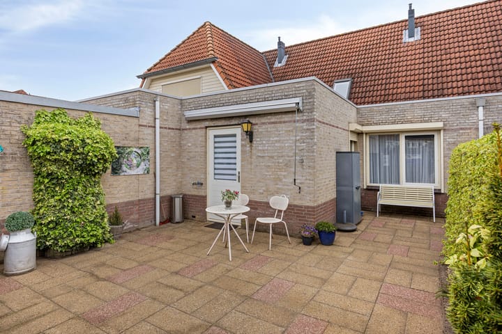 Photo 3 of H.J. Ganzemanstraat 25