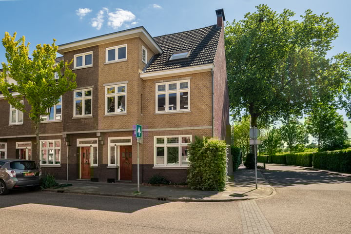 Robert Regoutstraat 4
