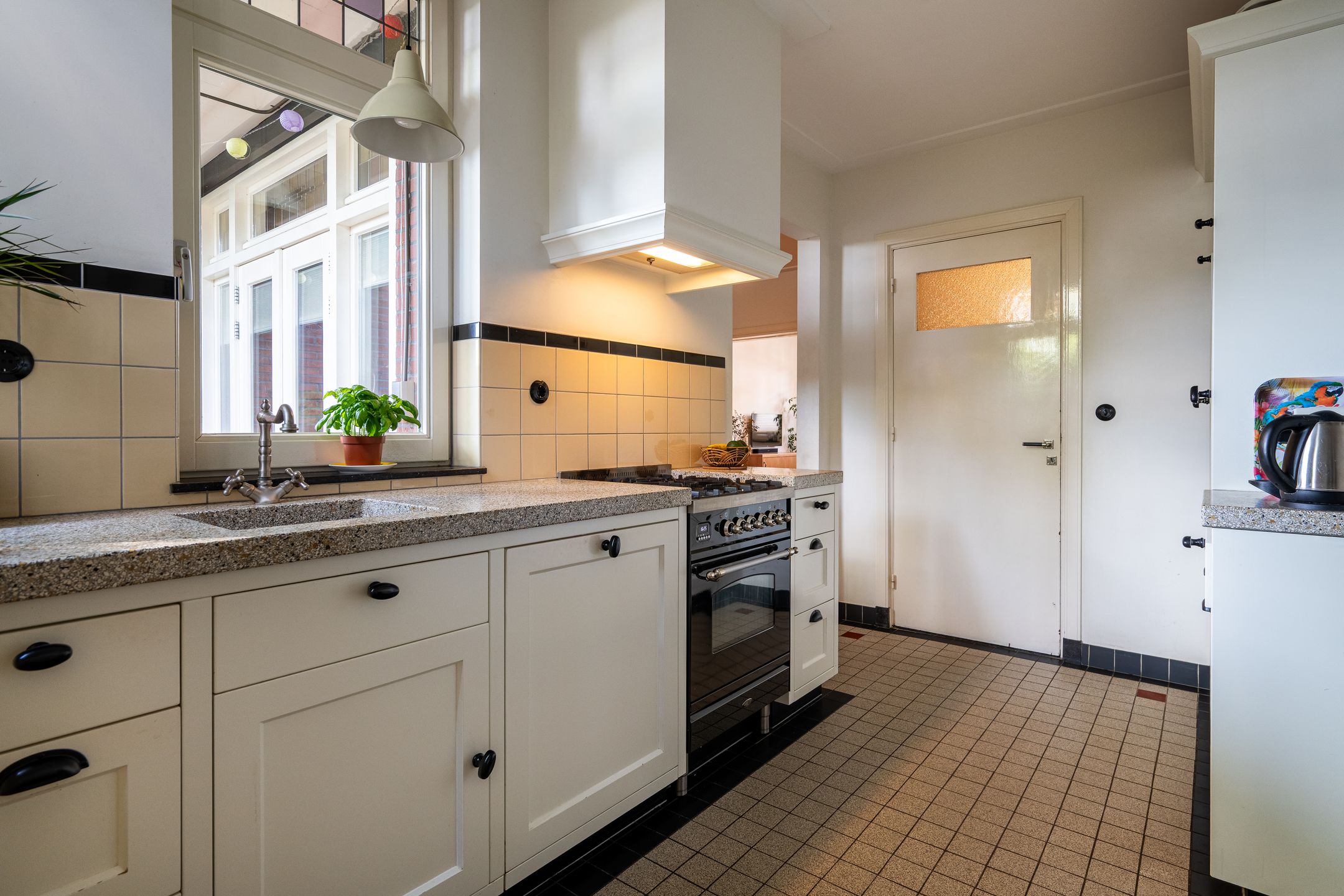 Photo 12 of Robert Regoutstraat 4