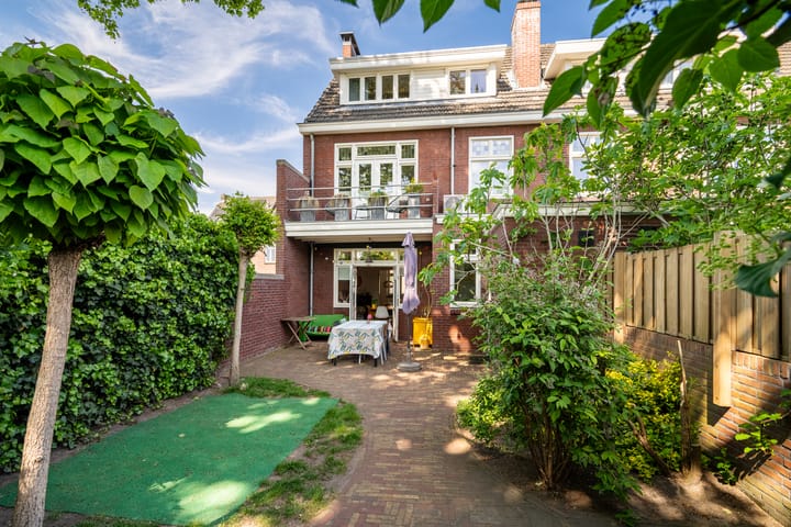 Foto 37 van Robert Regoutstraat 4