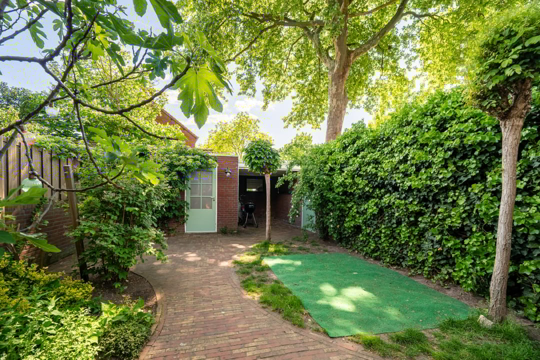 Photo 38 of Robert Regoutstraat 4