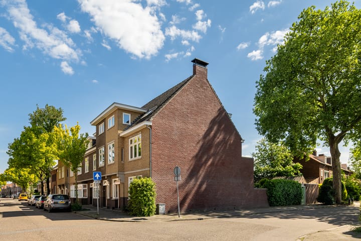 Foto 40 van Robert Regoutstraat 4