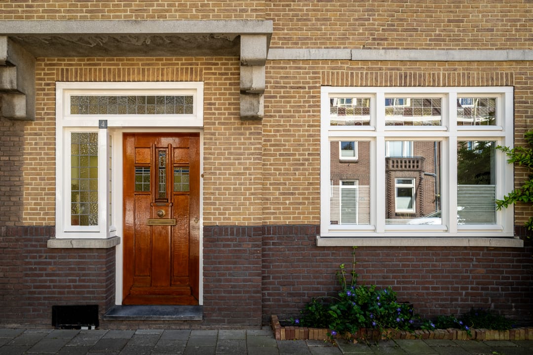 Photo 41 of Robert Regoutstraat 4