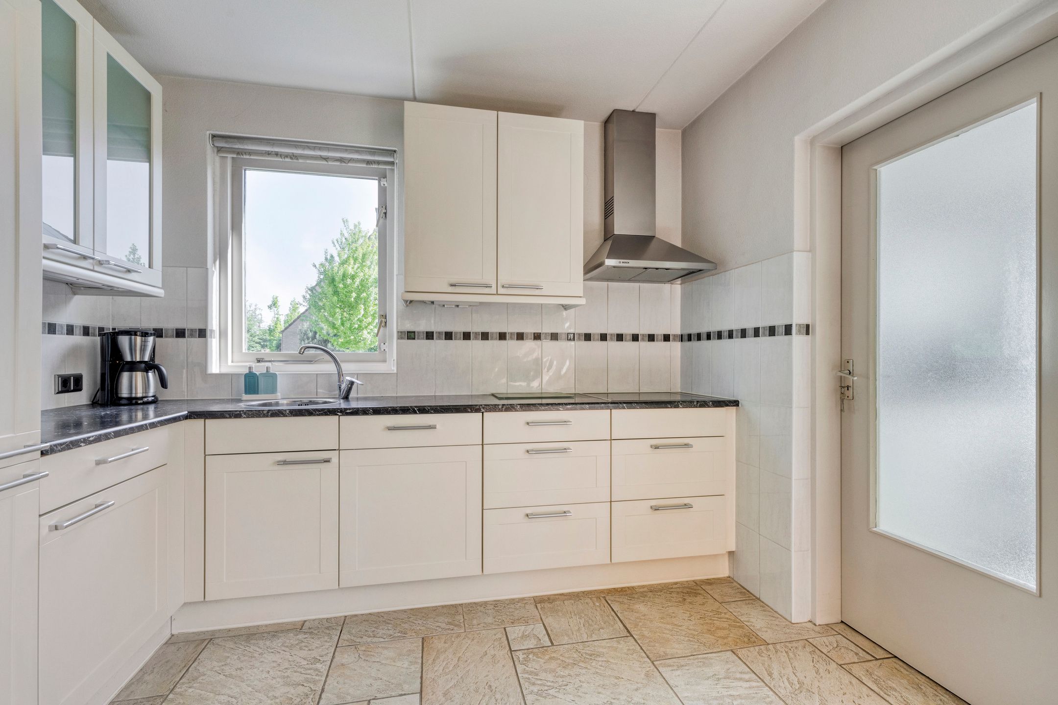 Foto 3 van Wielewaal 14