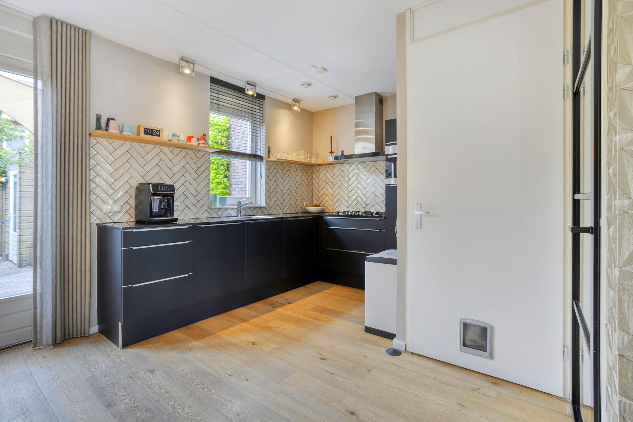 Photo 12 of Schonckstraat 18