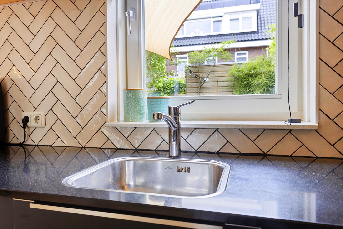 Photo 14 of Schonckstraat 18