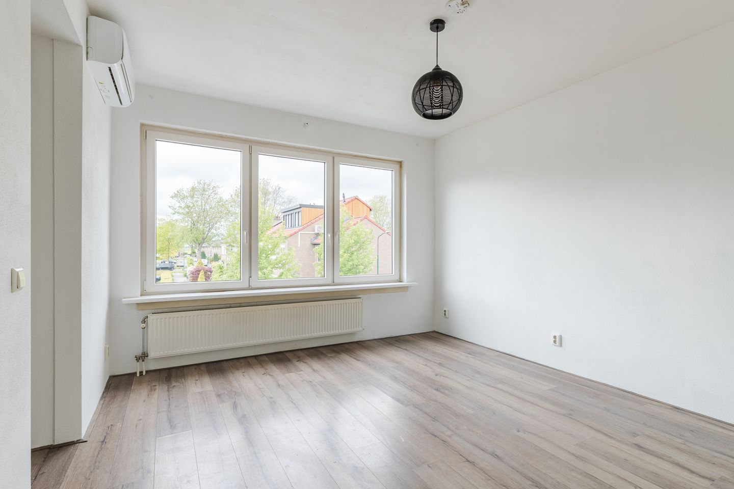 Photo 4 of Almarestraat 28