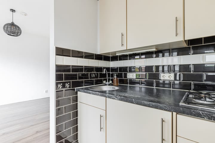 Foto 11 van Almarestraat 28