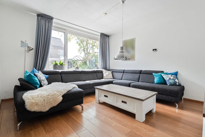 Foto 9 van Van Zuylenware 66