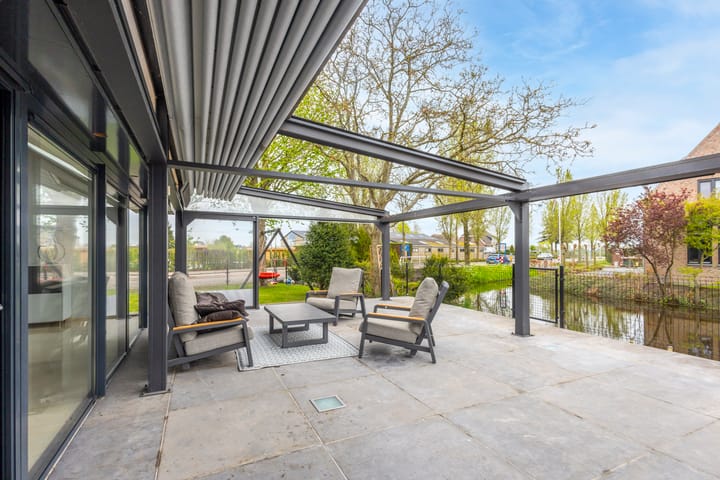 Photo 39 of Irenestraat 156