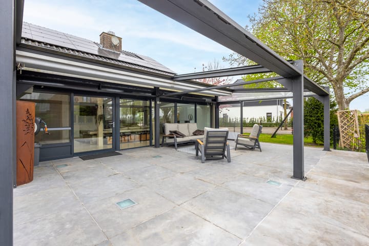 Photo 40 of Irenestraat 156