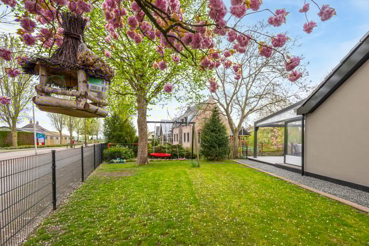 Photo 45 of Irenestraat 156