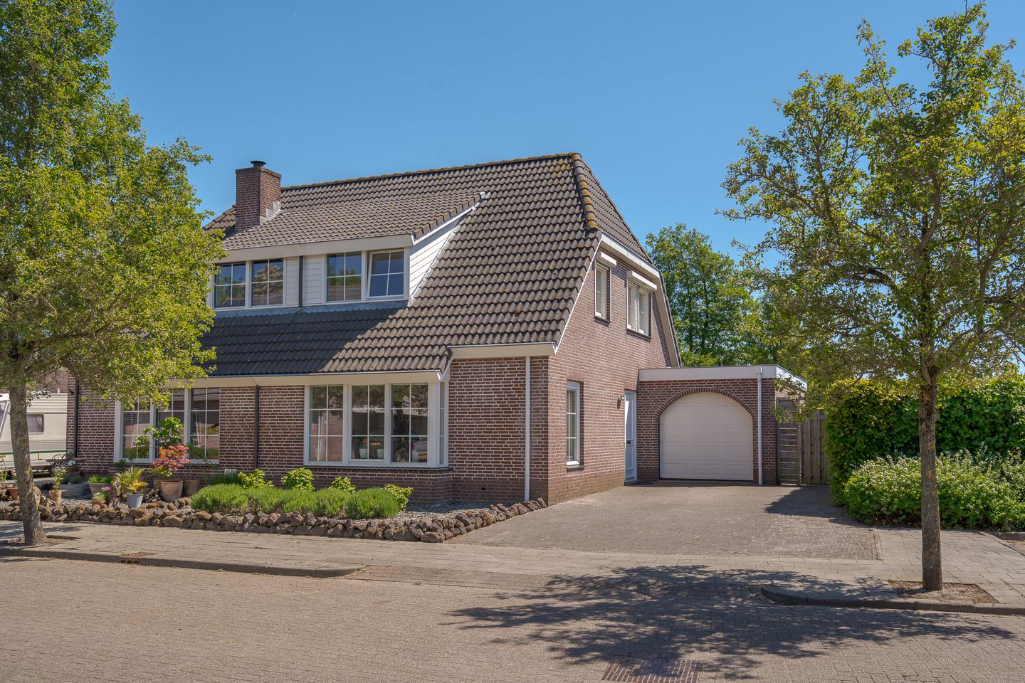 Foto 1 van van Dijksweg 31