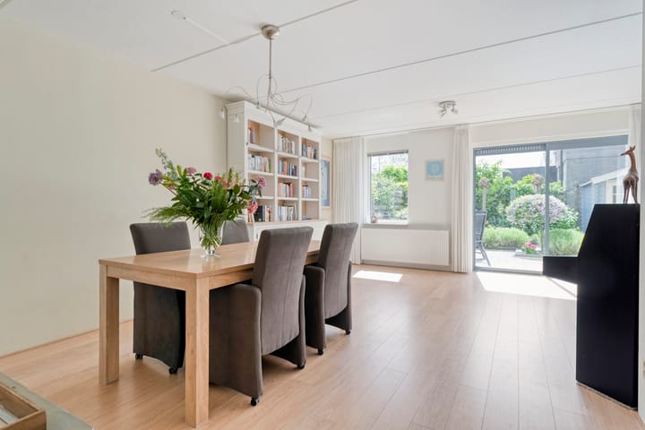 Foto 6 van Van Rielstraat 4