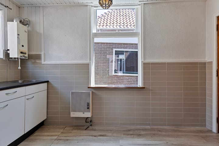 Foto 6 van W J Tuijnstraat 1