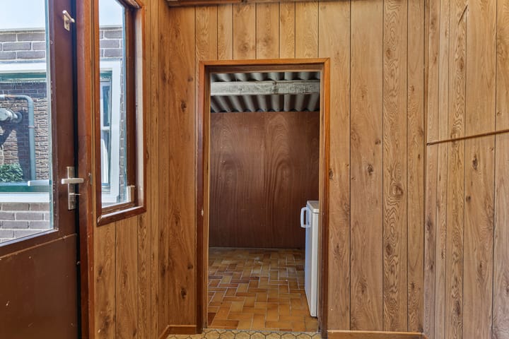 Foto 8 van W J Tuijnstraat 1