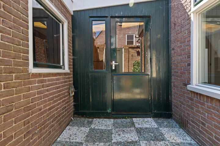 Foto 12 van W J Tuijnstraat 1