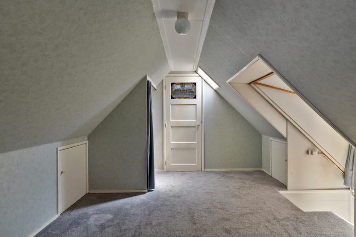 Foto 14 van W J Tuijnstraat 1