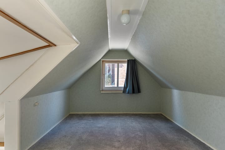 Foto 15 van W J Tuijnstraat 1