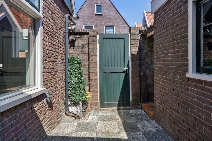 Foto 13 van W J Tuijnstraat 1