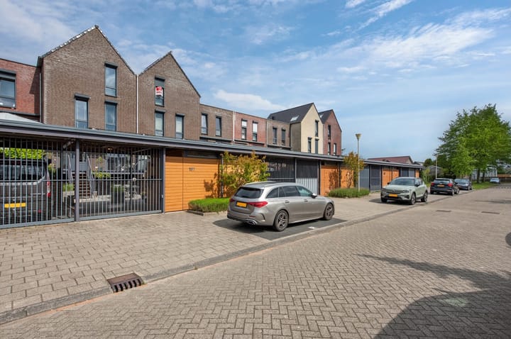 Foto 42 van Delftsestraatweg 197