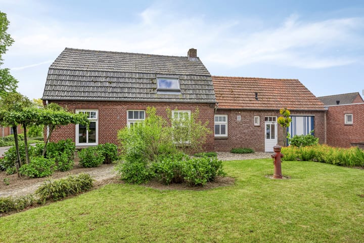 Foto 4 van De Cuyperstraat 1