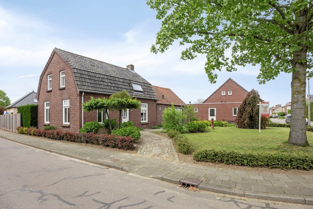 Photo 1 of De Cuyperstraat 1