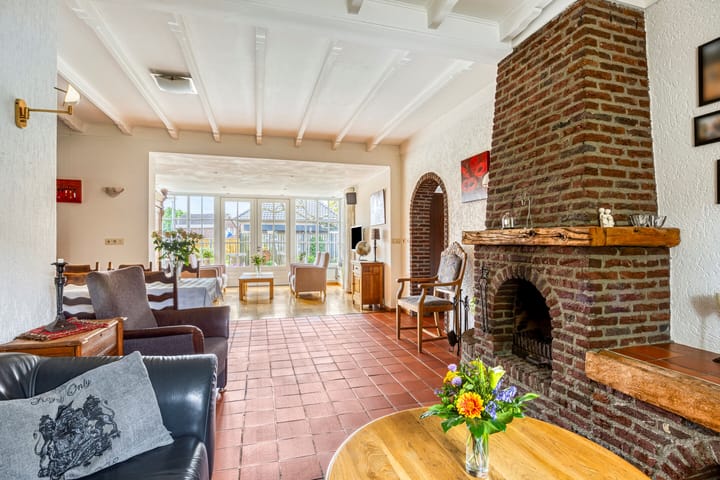 Foto 16 van De Cuyperstraat 1