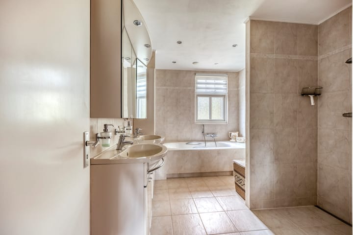 Foto 24 van De Cuyperstraat 1